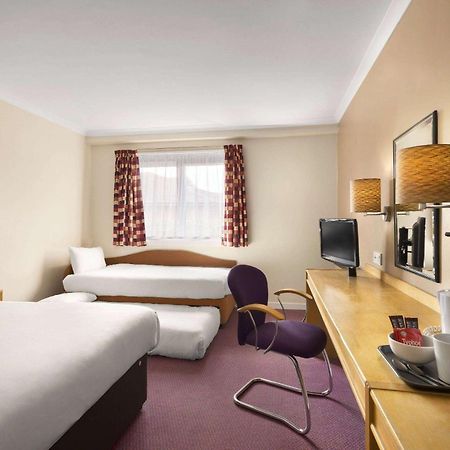 Days Inn Hamilton Extérieur photo