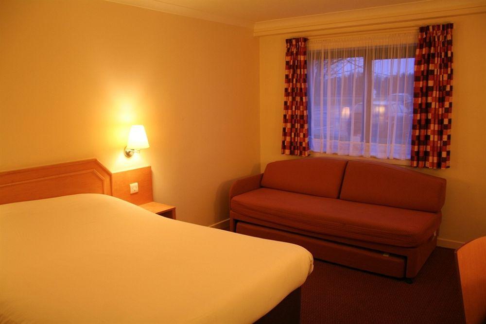 Days Inn Hamilton Extérieur photo