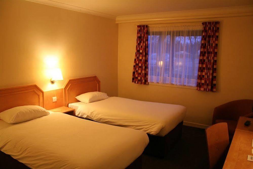 Days Inn Hamilton Extérieur photo